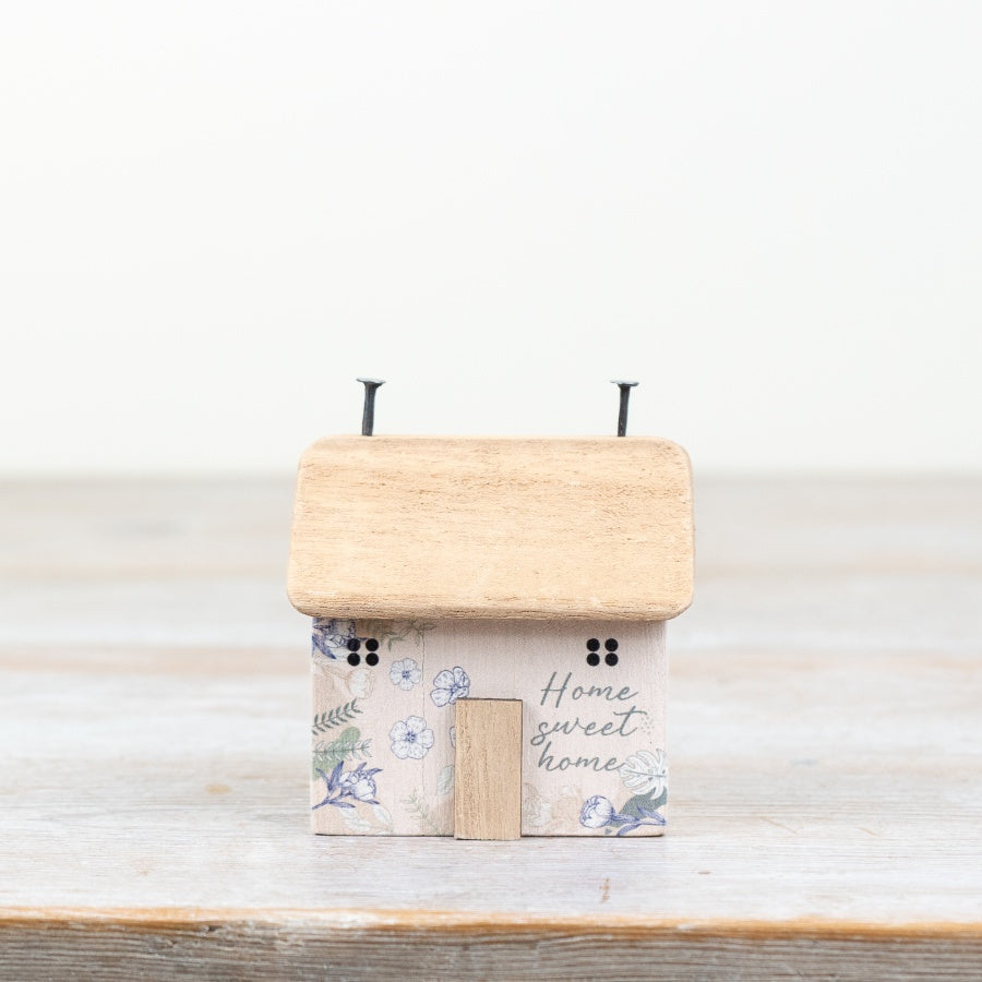 Flower Wooden House Decoration 8cm Home Sweet Home Floral Accent