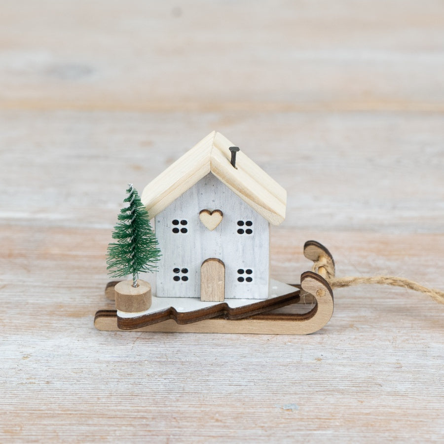 Standing House on Sleigh Decoration – 8cm White Wooden Christmas Ornament, Festive Hanging Décor