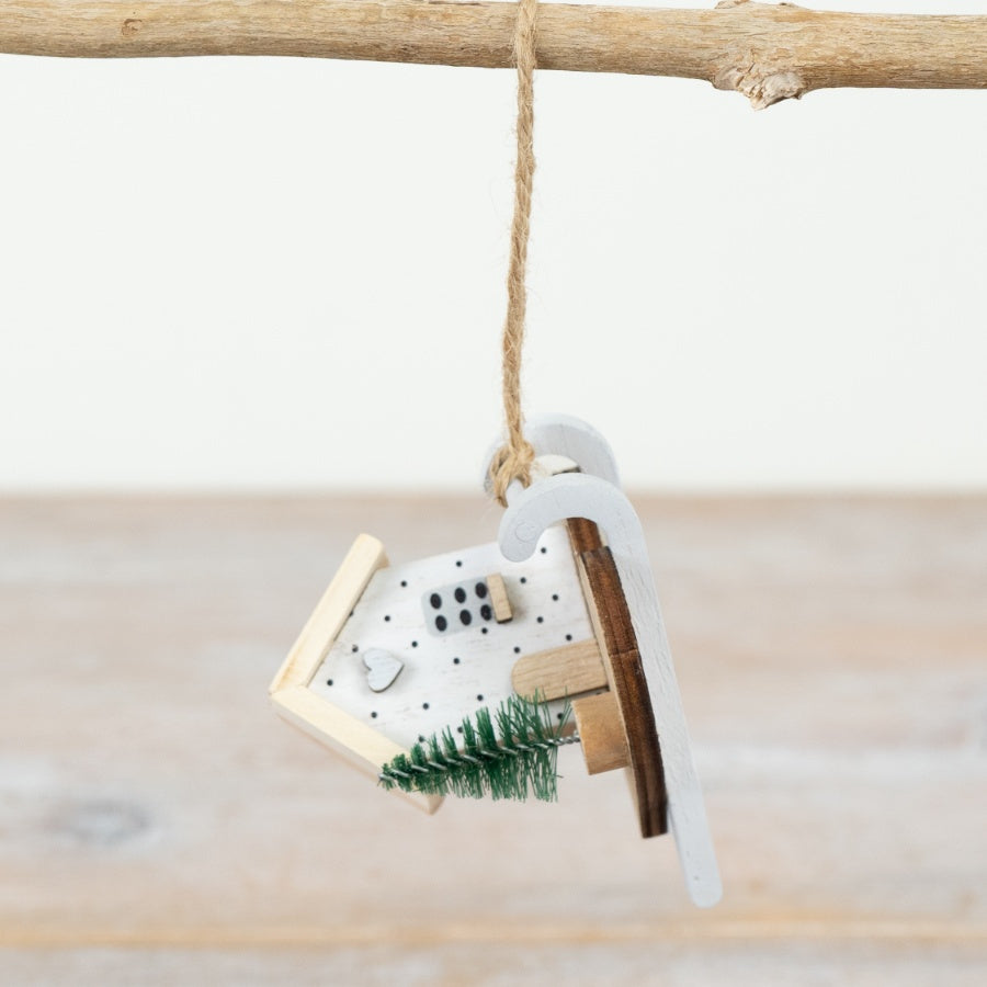 House on Ski Decoration – 8cm Wooden Nordic Christmas Ornament, Festive Mantel & Table Décor