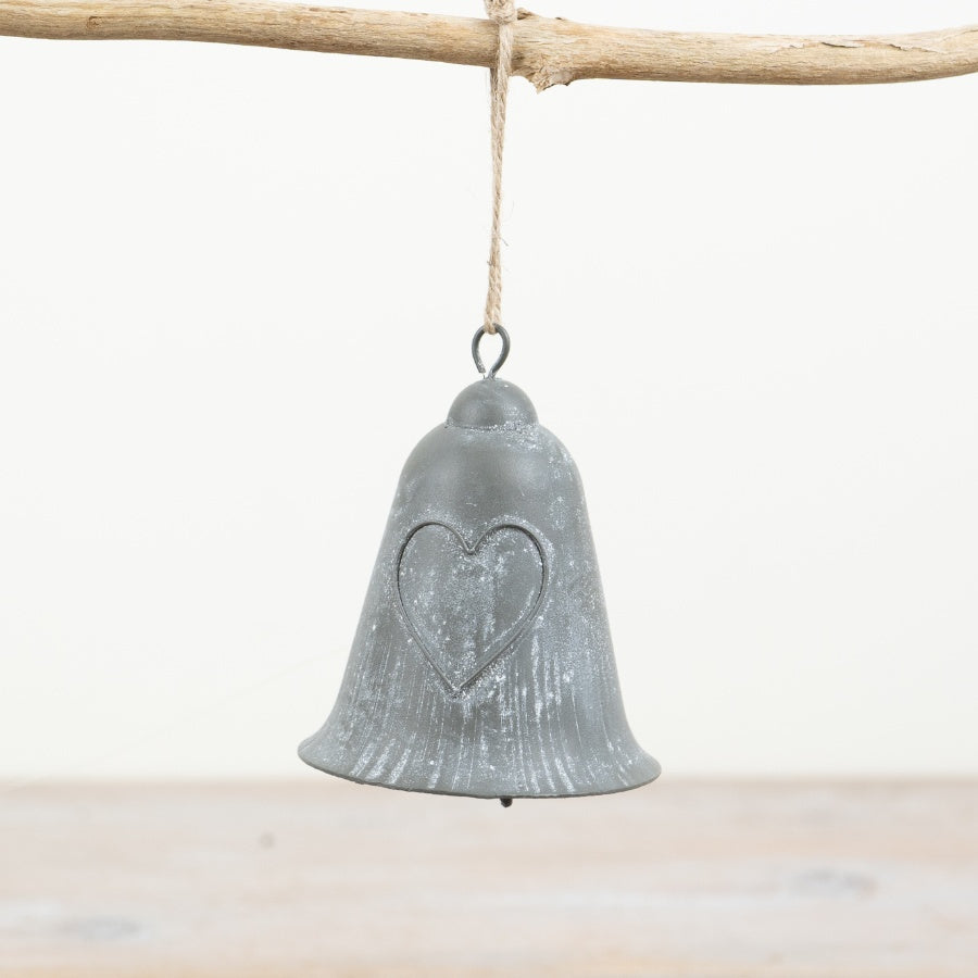 Rustic Metal Bell w/ Heart 10.5cm