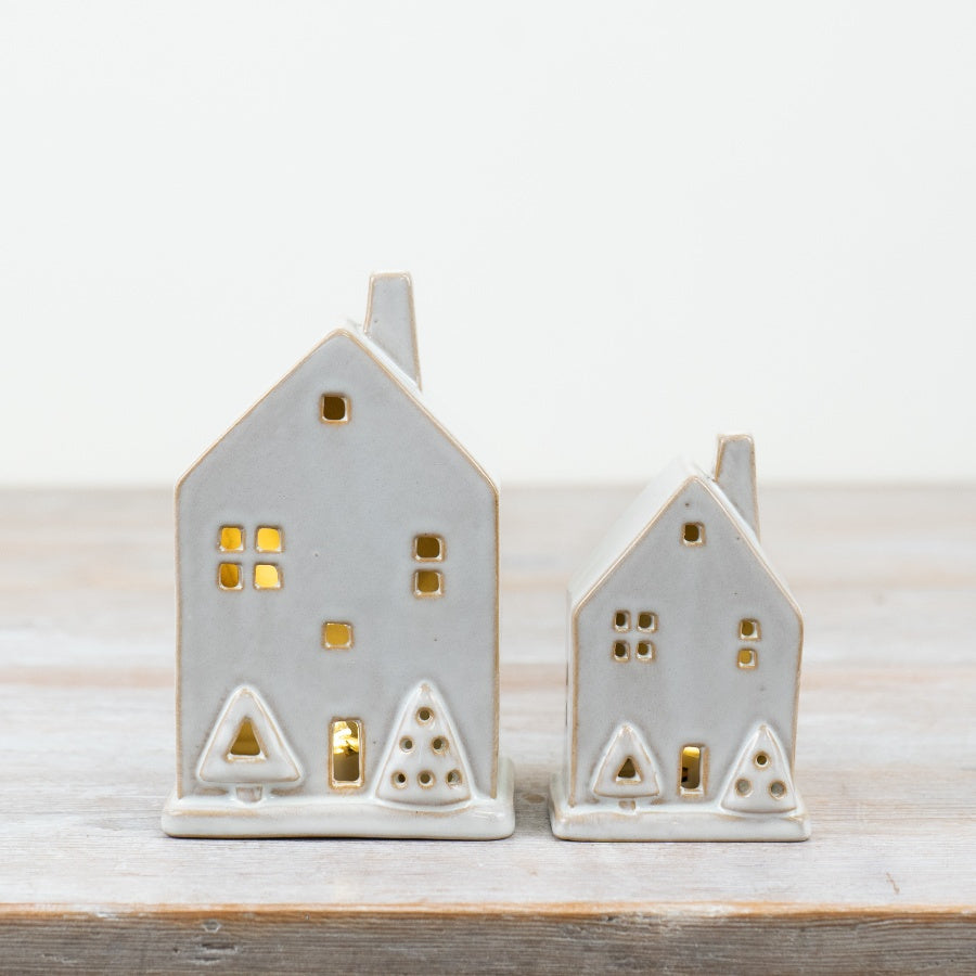 13cm LED House Decoration – Light Up Christmas Ornament, Cozy Festive Home Décor
