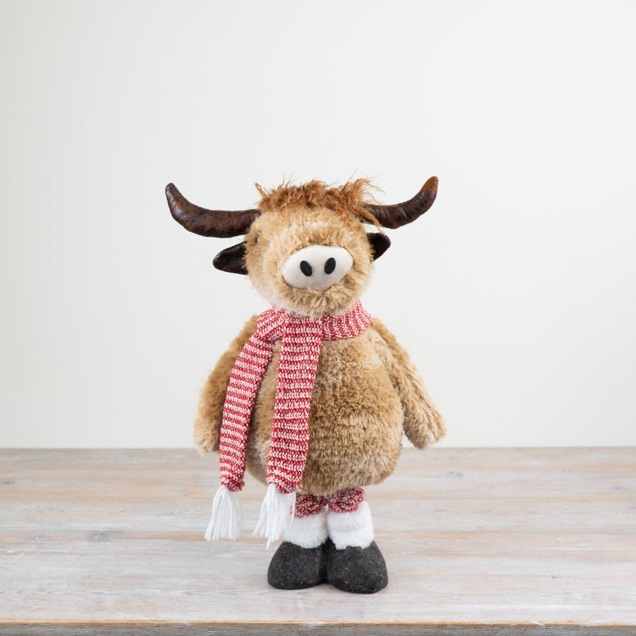 Telescopic Highland Cow Ornament – 67cm Festive Country Christmas Decoration with Scarf