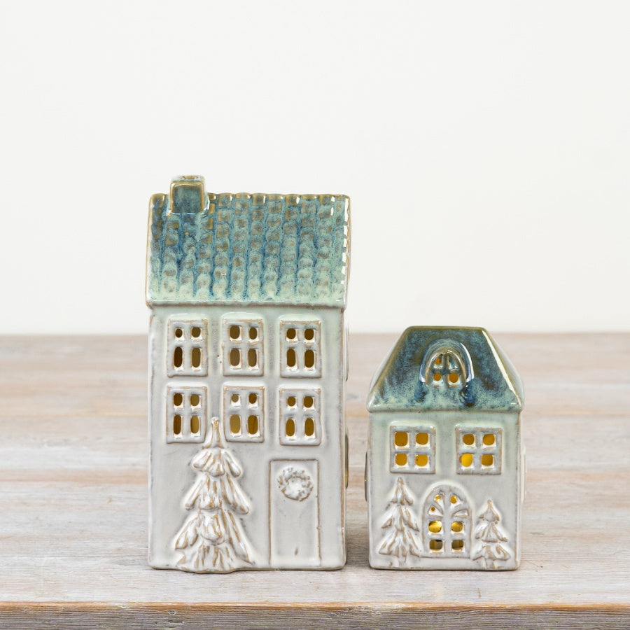19.8cm LED House Decoration – Green Light Up Ornament, Cozy Home Décor Accent