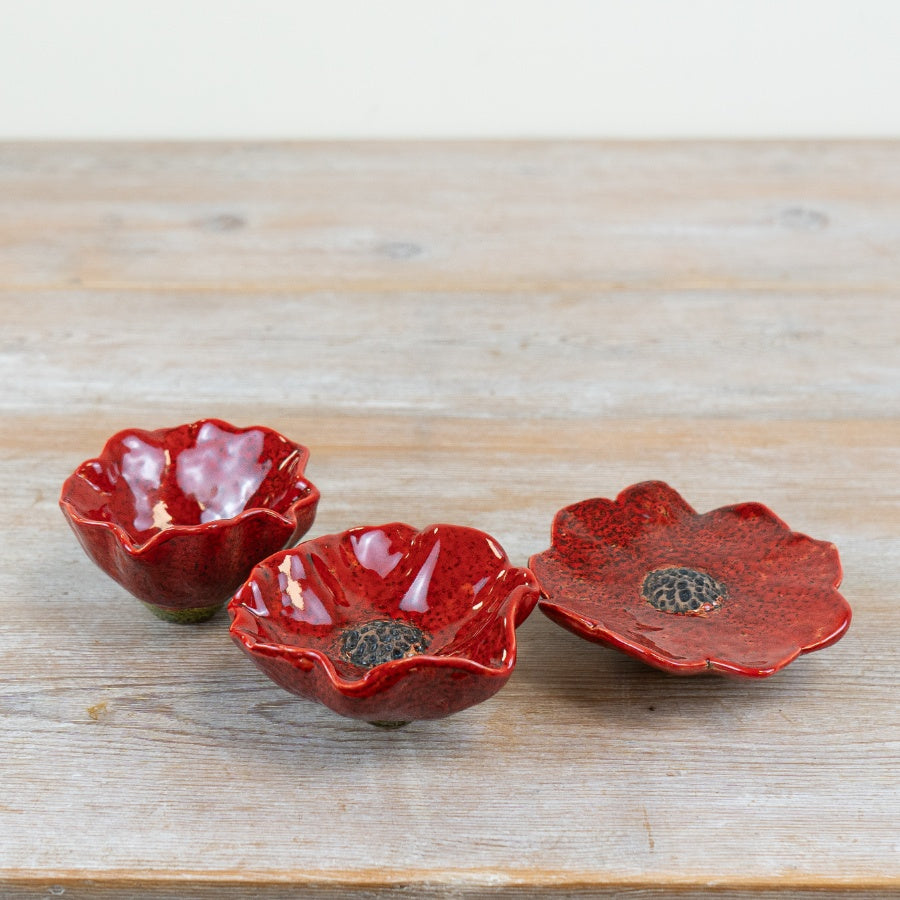 Freestanding Poppy Decoration – 8cm Red Flower Ornament for Home or Garden