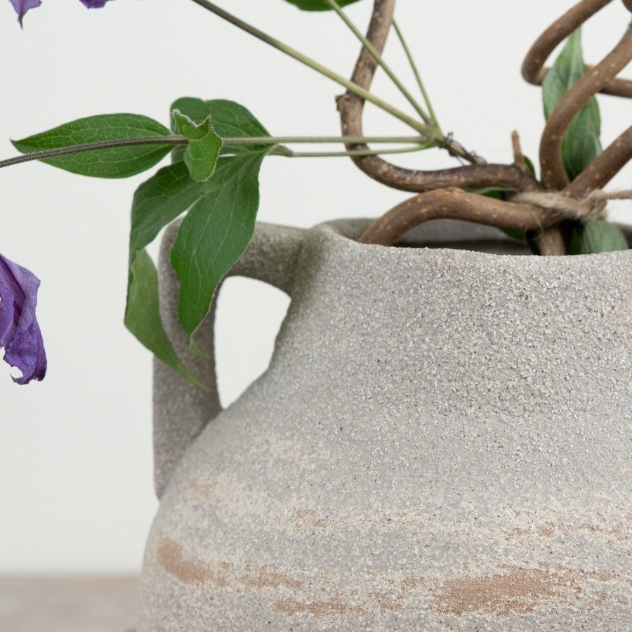18cm Ceramic Urn Vase – Rustic Beige & Grey Textured Decorative Pot with Handles