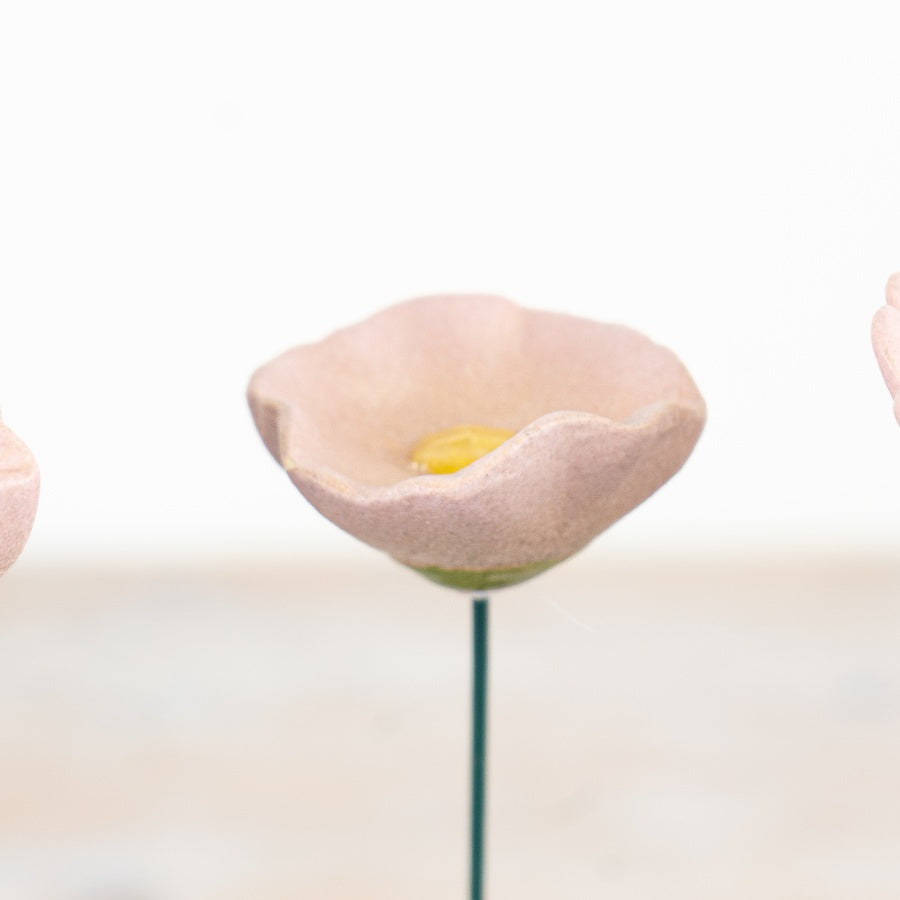 Pink Poppy Flower Garden Stakes 28cm – Decorative Metal Floral Stakes, Outdoor Garden & Planter Décor