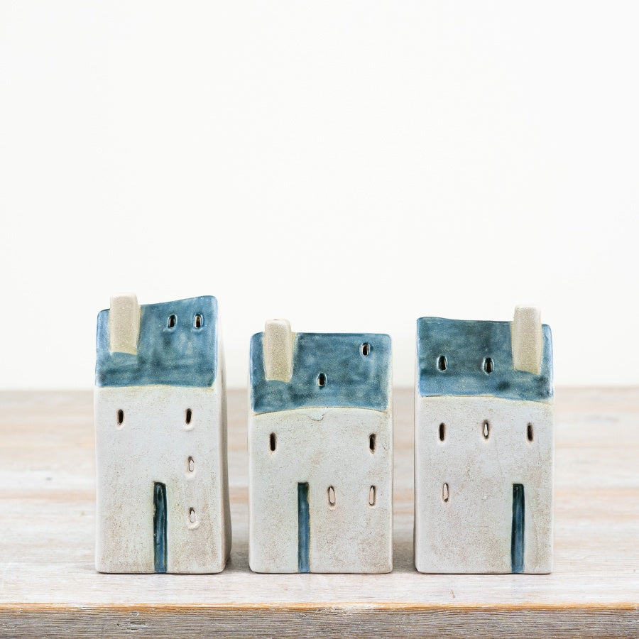 Cottage Windlight House Deco 14.3cm – Rustic Coastal LED Tealight Ornament