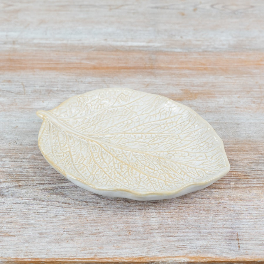 Rustic Leaf Plate 17cm – Decorative Leaf-Shaped Ceramic Plate with Detailed Finish