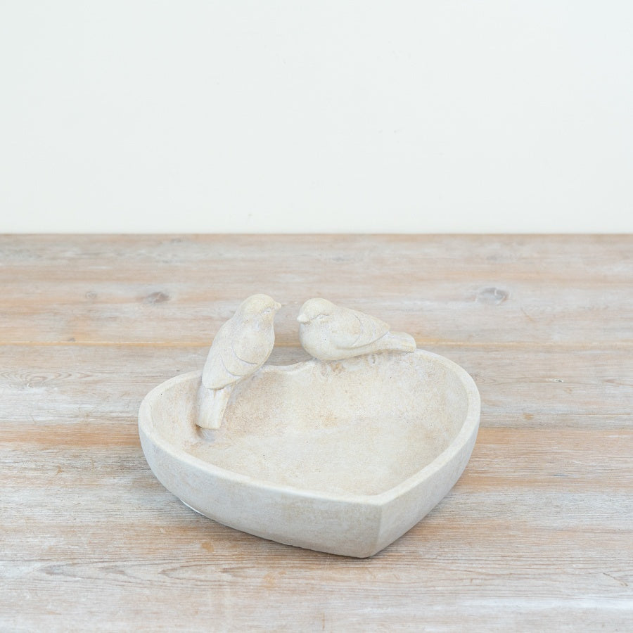 Heart Bird Bath & Feeder – 25cm White Cement Heart-Shaped Garden Accessory