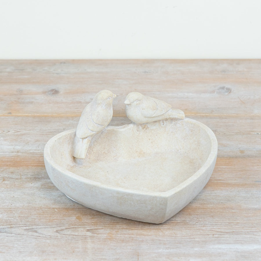 Cement Heart Bird Bath & Feeder – 18cm White Heart-Shaped Outdoor Feeder for Garden Birds