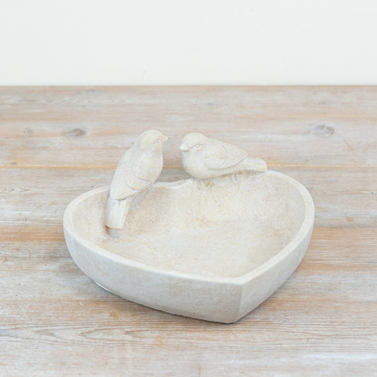 Cement Heart Bird Bath & Feeder – 18cm White Heart-Shaped Outdoor Feeder for Garden Birds