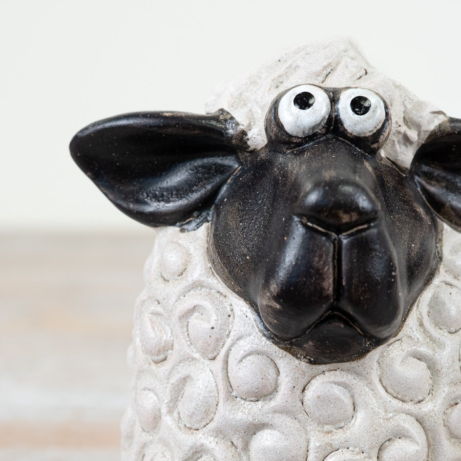 Sheep Figurine 8cm – Black & White Rustic Countryside Decoration