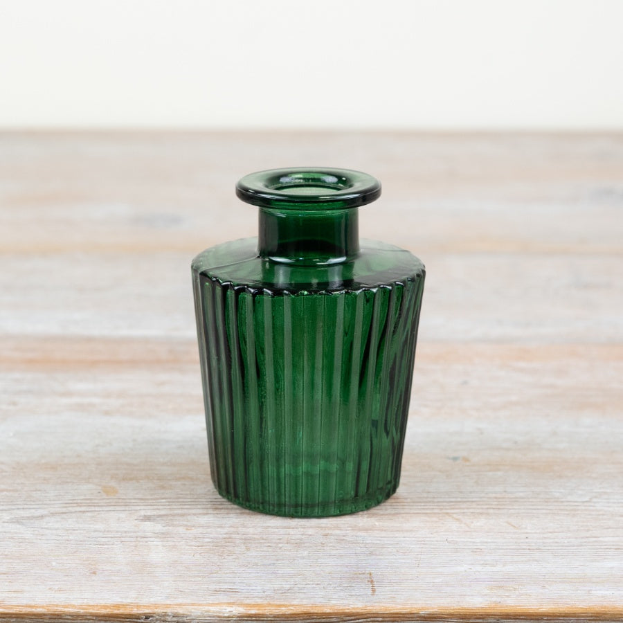 Green Ribbed Glass Vase – 10cm Elegant Flower Holder, Decorative Small Vase for Home Décor