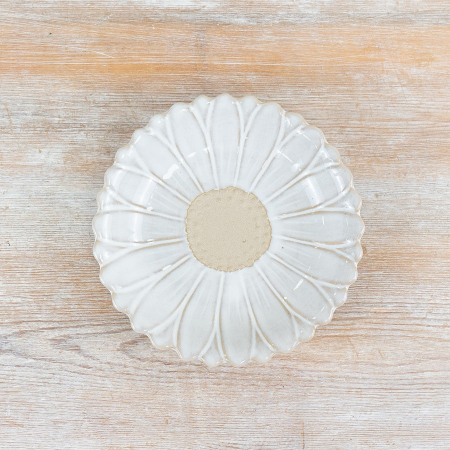 Daisy Porcelain Dish 15.5cm – Decorative Dish with Glossy and Raw Finish