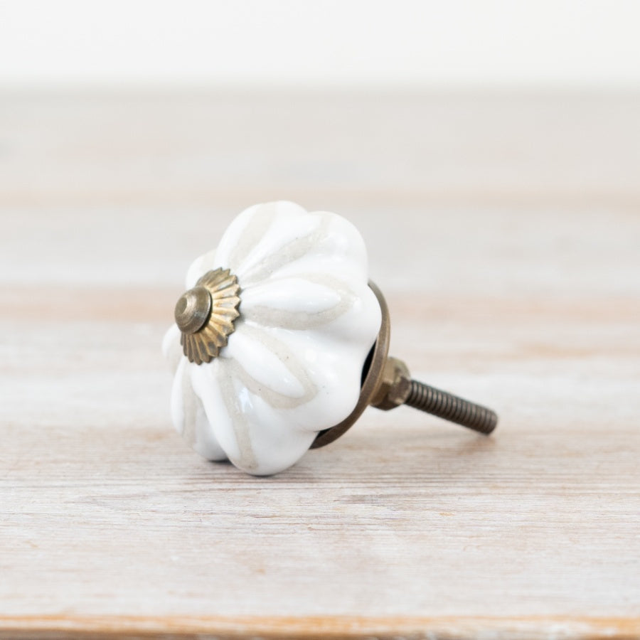 Flower Ceramic Knob Bronze Finish, 4cm x 7cm