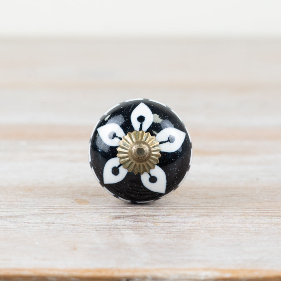 Black & White Bronze Knob, 4cm x 7cm