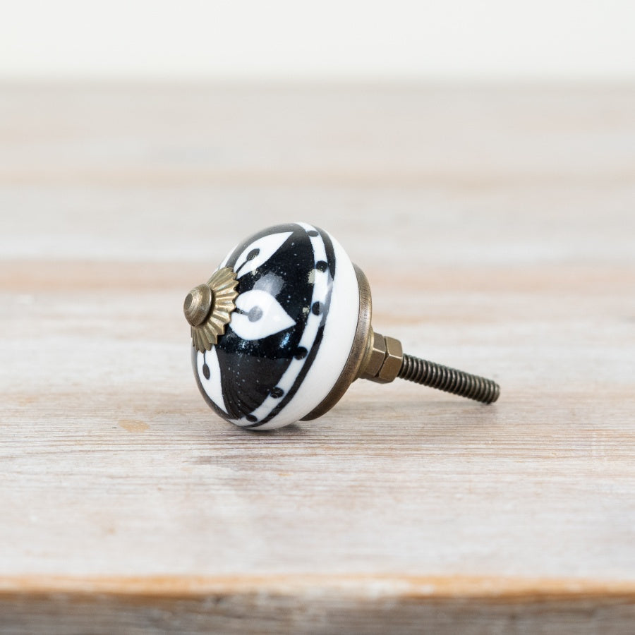Black & White Bronze Knob, 4cm x 7cm