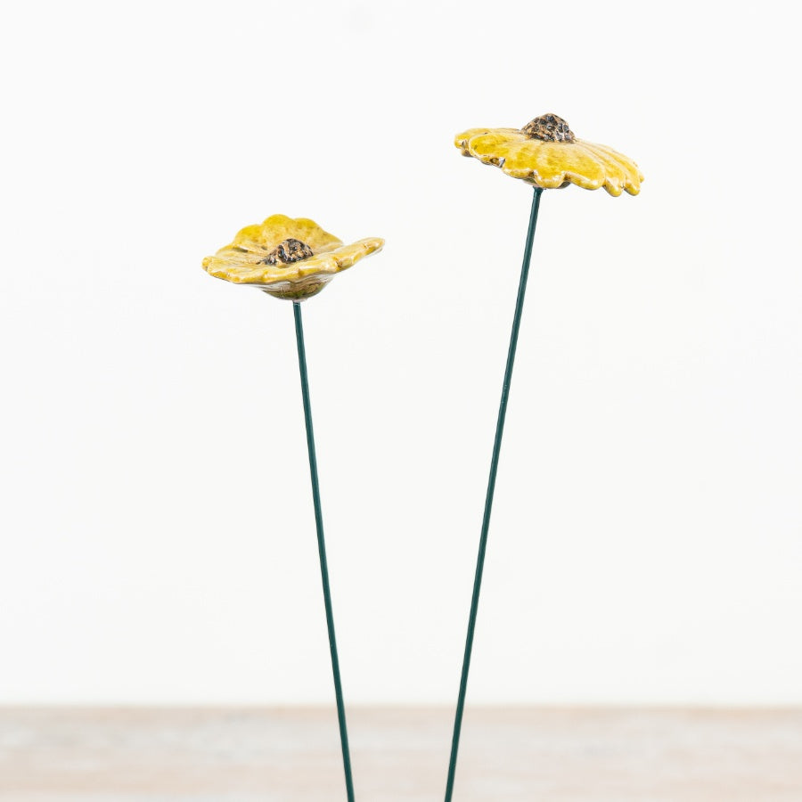 Daisy Flower Garden Stakes 62cm – Metal Outdoor Decorative Plant Stakes Set