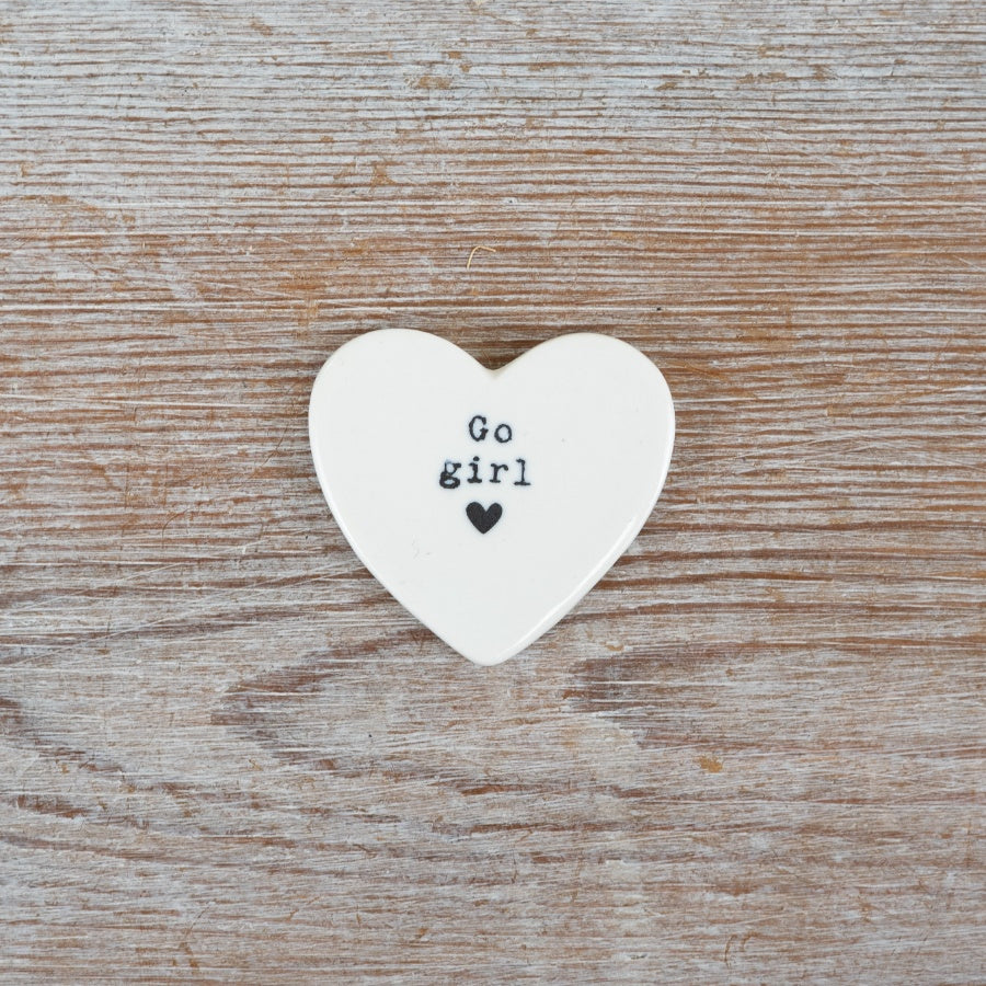 Go Girl Heart Token 4cm – White Glazed Ceramic Heart with Inspirational Message