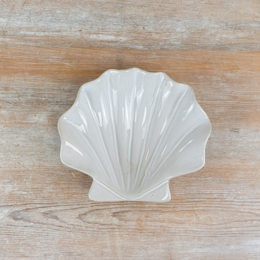 White Clam Dish 16.8cm – Coastal-Inspired Ceramic Dish, Minimalist Home Décor