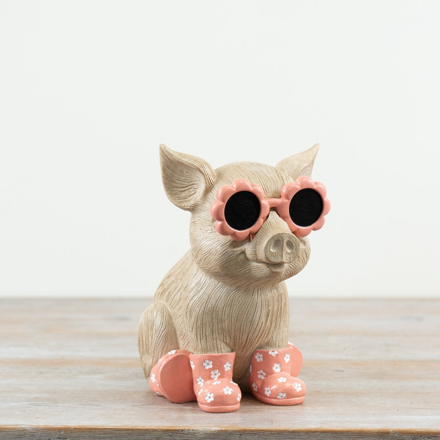 Pig Ornament with Glasses & Wellies 20cm – Quirky Resin Pig Statue, Fun Farm Animal Decor for Home or Garden