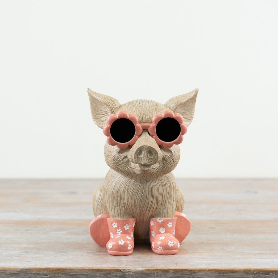 Pig Ornament with Glasses & Wellies 20cm – Quirky Resin Pig Statue, Fun Farm Animal Decor for Home or Garden