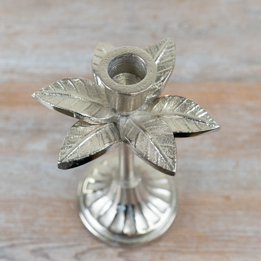 Leaf Candlestick Holder 20cm – Decorative Metal Candle Stand with Berry Detail, Nature Inspired Home Decor Accent