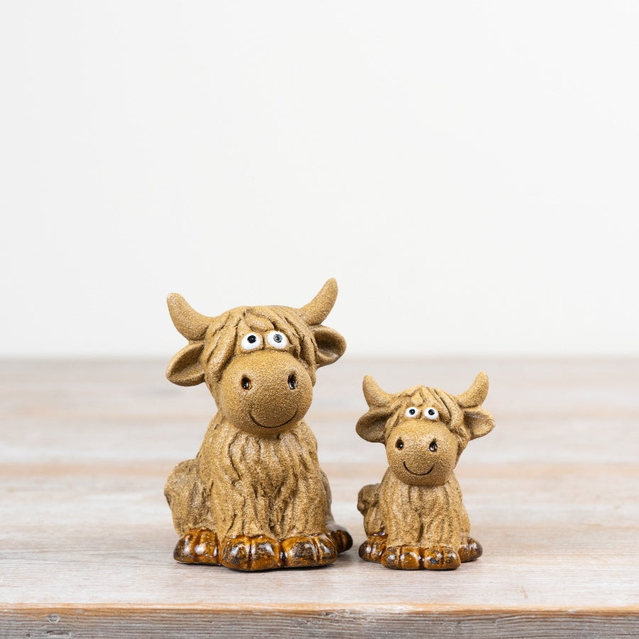 Highland Cow Ornament 10cm – Cute Big Eyed Cow Figurine, Rustic Farm Animal Home Decor Accent