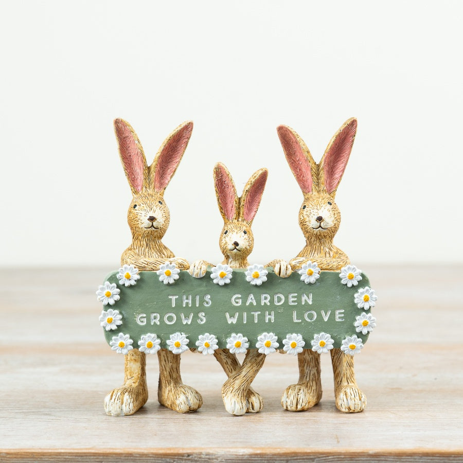 Rabbit Family Garden Ornament 14cm – “This Garden Grows With Love” Plaque Decor, Cute Bunny Figurine for Home or Outdoor