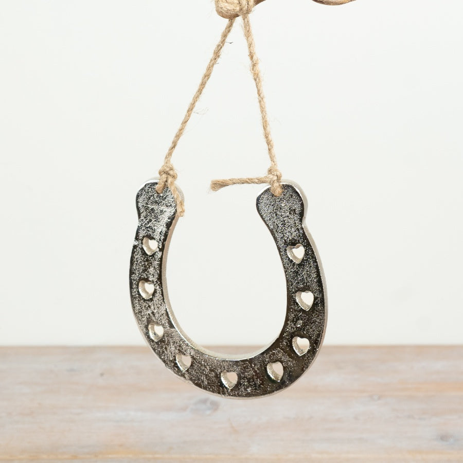 Vintage Horseshoe Hanging Decor 15cm – Rustic Heart Cut-Out Ornament, Farmhouse Wall Accent for Luck & Home Styling