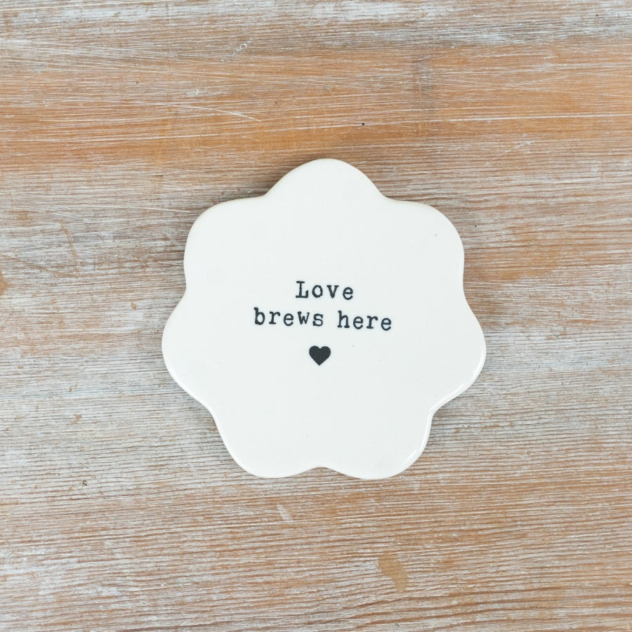 Love Brews Here Flower Coaster 10cm – Porcelain Drink Mat Romantic Heart Design Kitchen Table Decor Gift