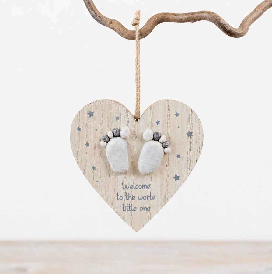 Welcome to the World Little One Heart Decoration 13cm – Wooden Baby Nursery Gift Pebble Feet Keepsake Decor