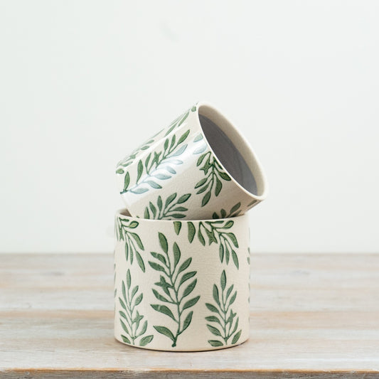 Green Leaf Planter 11.7cm – Botanical Ceramic Plant Pot, Vibrant Indoor Planter for Succulents & Modern Home Decor