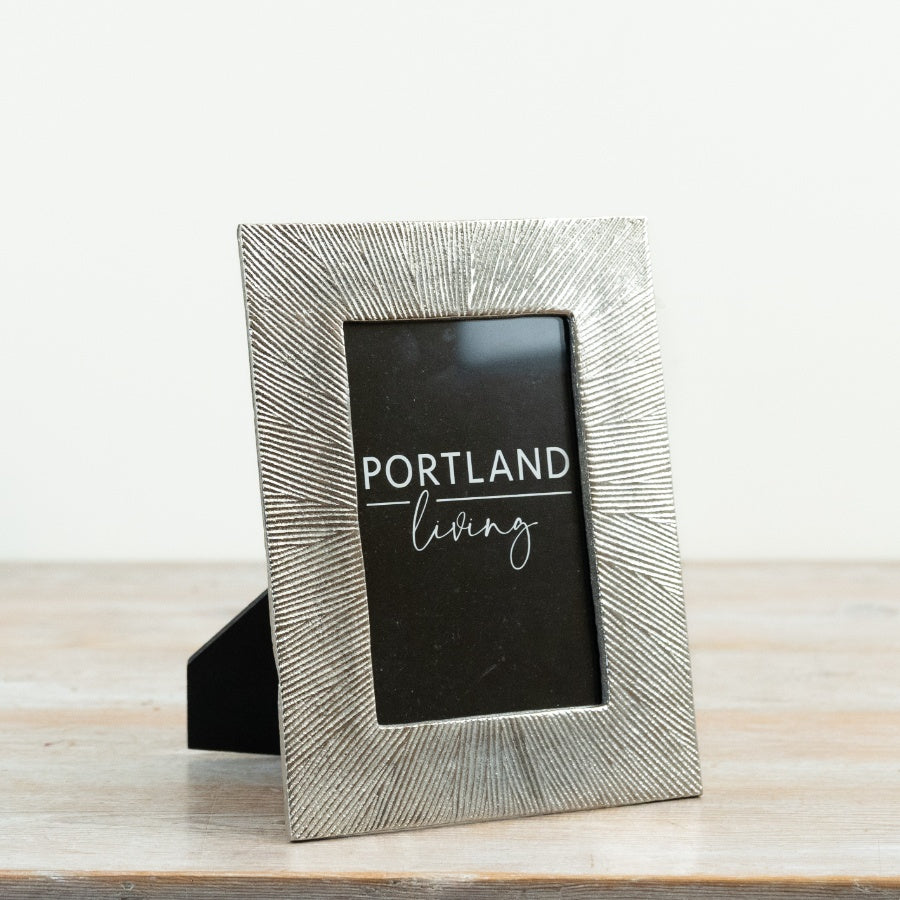 Textured Metal Photo Frame 21cm – Decorative Metallic Picture Frame, Modern Statement Display for Shelves & Consoles