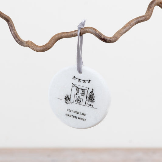 Cosy Kisses Marble Hanging Decoration 7cm – White Marble Christmas Ornament Festive Keepsake Gift Home Decor