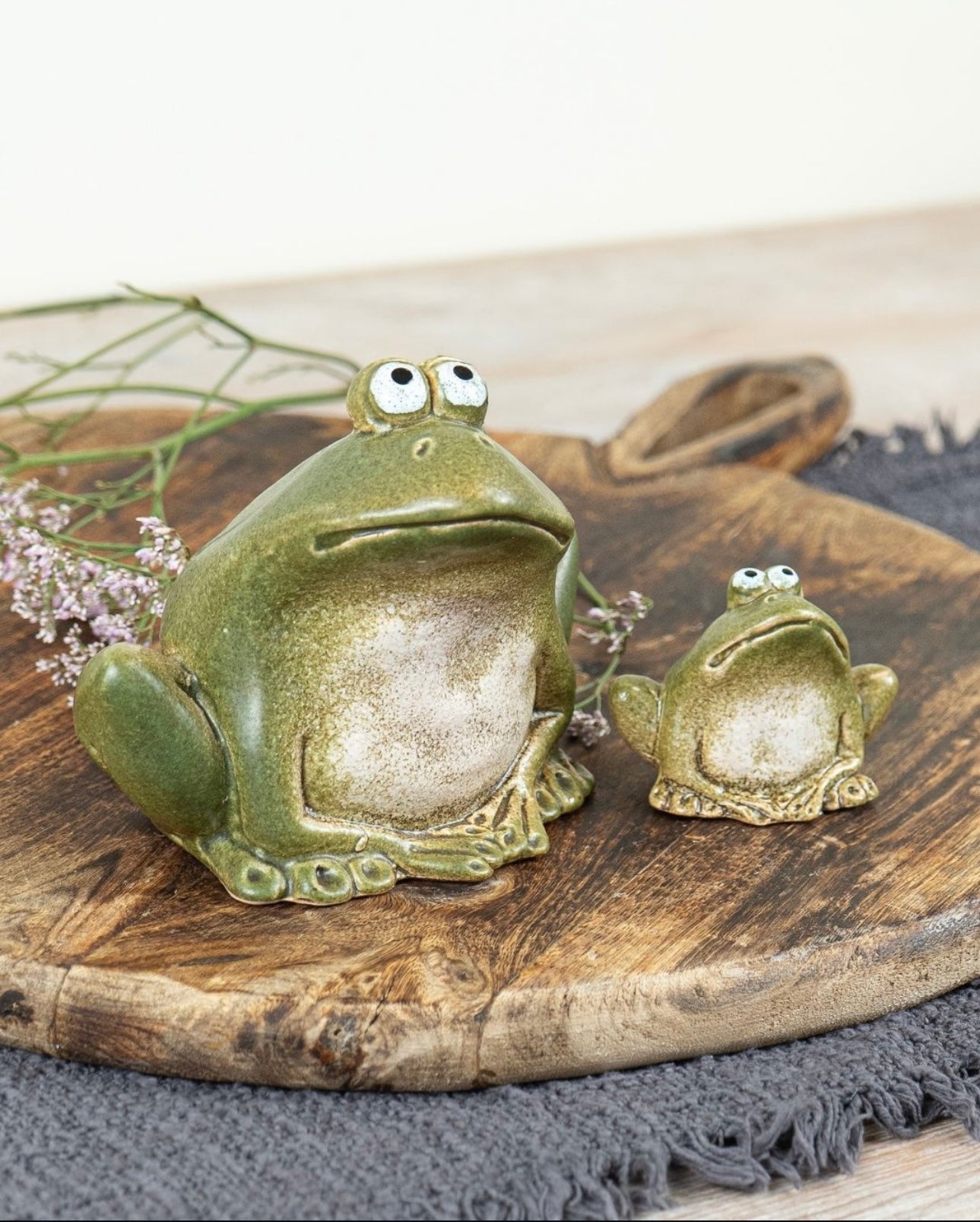 Green Frog Decoration 14.9cm – Quirky Home & Garden Decorative Ornament