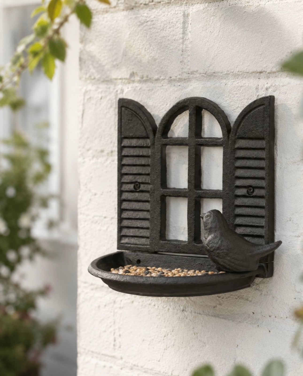 Wall-Hung Bird Feeder – 18cm Rustic Cast Iron Feeder with Window Design, Outdoor Garden Accessory