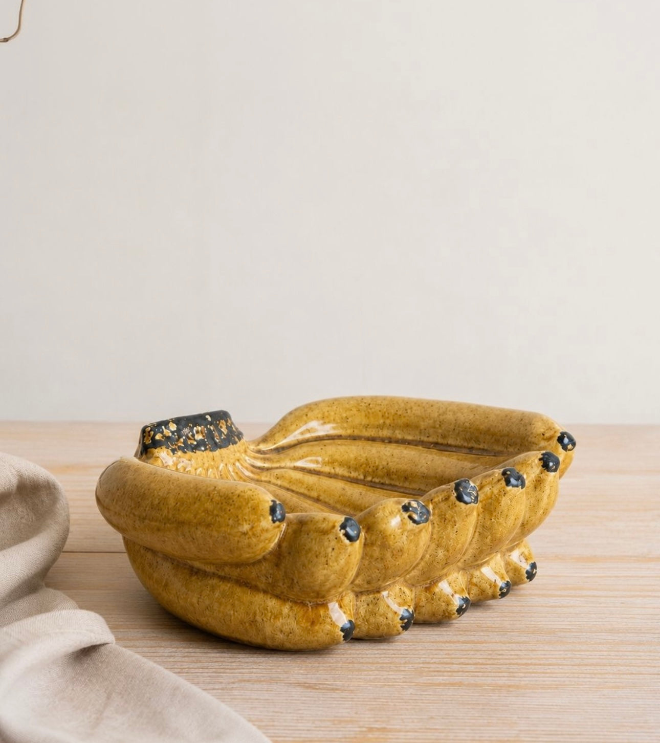 Banana Plate 26cm – Decorative Ceramic Fruit Dish Sculpted Design Brown Yellow Glaze Home Decor