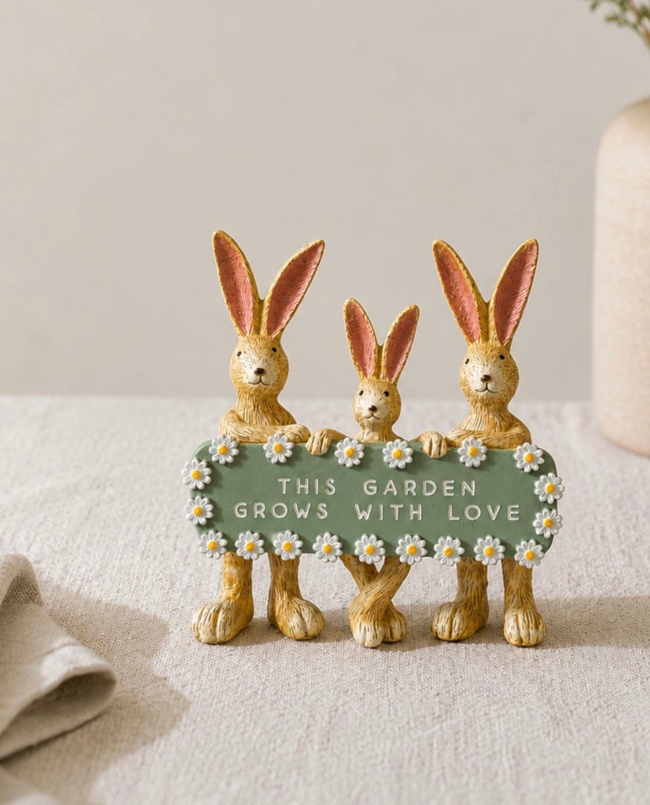 Rabbit Family Garden Ornament 14cm – “This Garden Grows With Love” Plaque Decor, Cute Bunny Figurine for Home or Outdoor