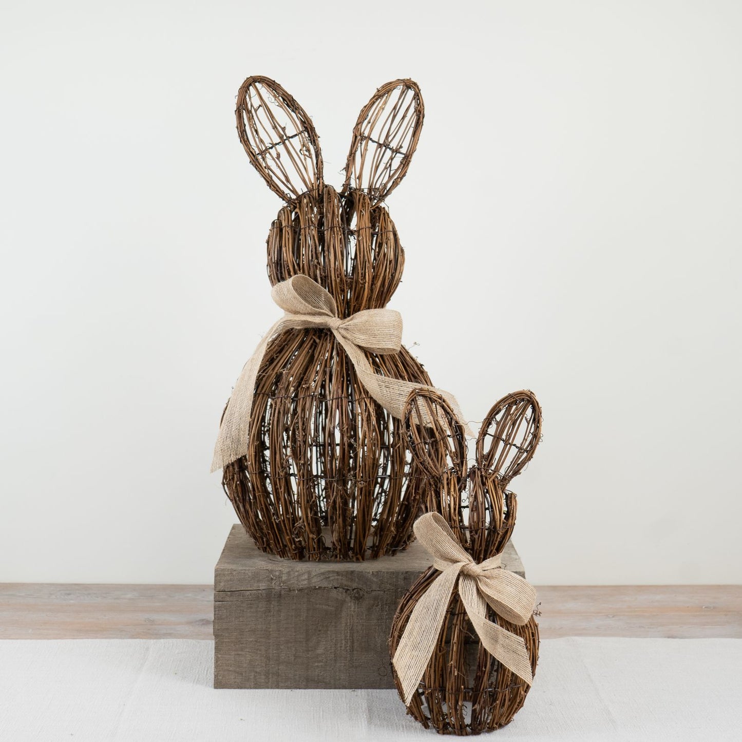 Rattan Bunny Decoration 20cm – Rustic Rabbit Ornament with Bow for Home Décor Accent
