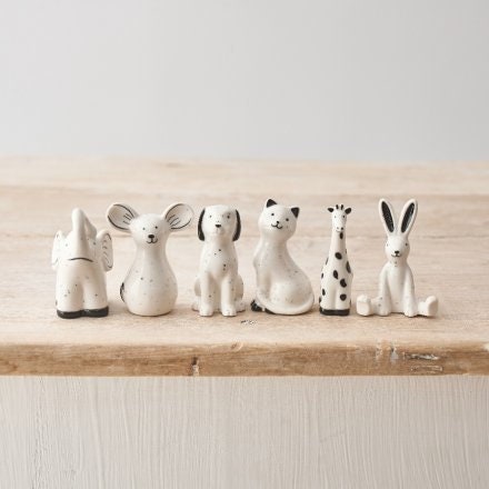 6cm Porcelain Giraffe Ornament Figurine - Adorable Safari Decor Accent